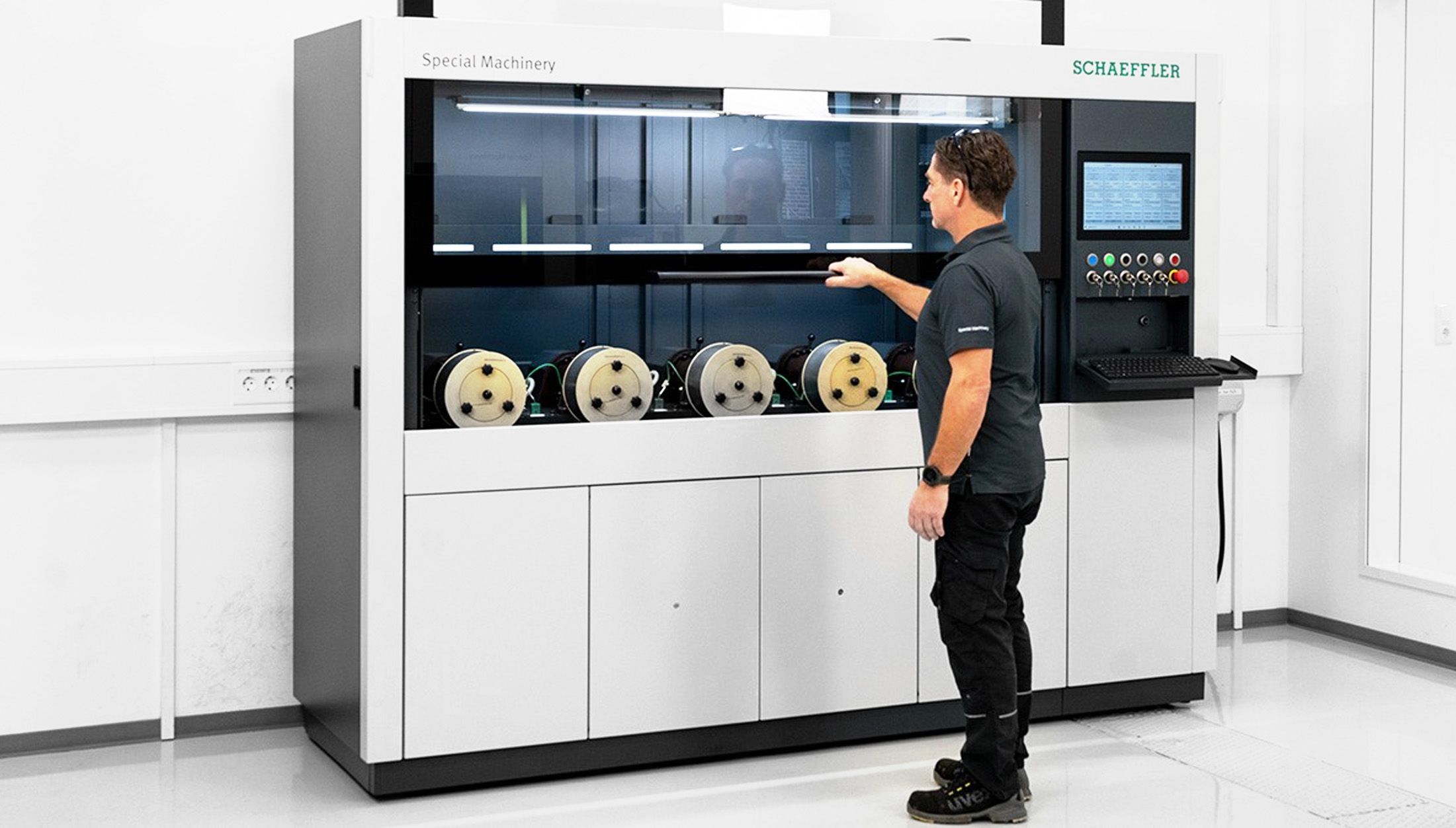 FE8_FE9_SCHAEFLLER_GOLSER_Design_Industriedesign_03